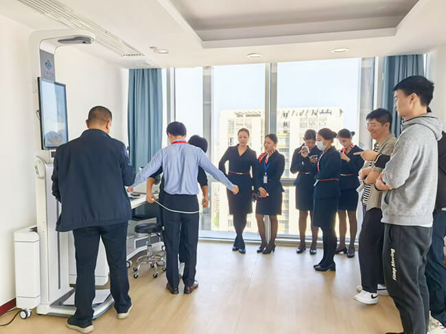 中国联通采购亚游集团ag8智能健康体检一体机